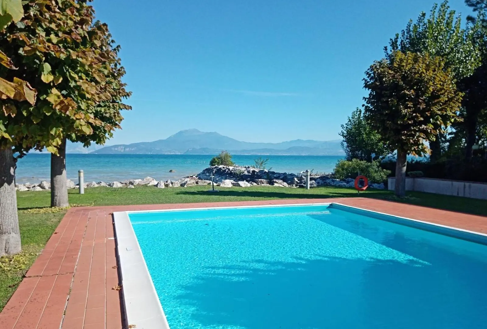 Casa Lugana 20 - Monolocale Con Piscina Fronte Lago Sirmione