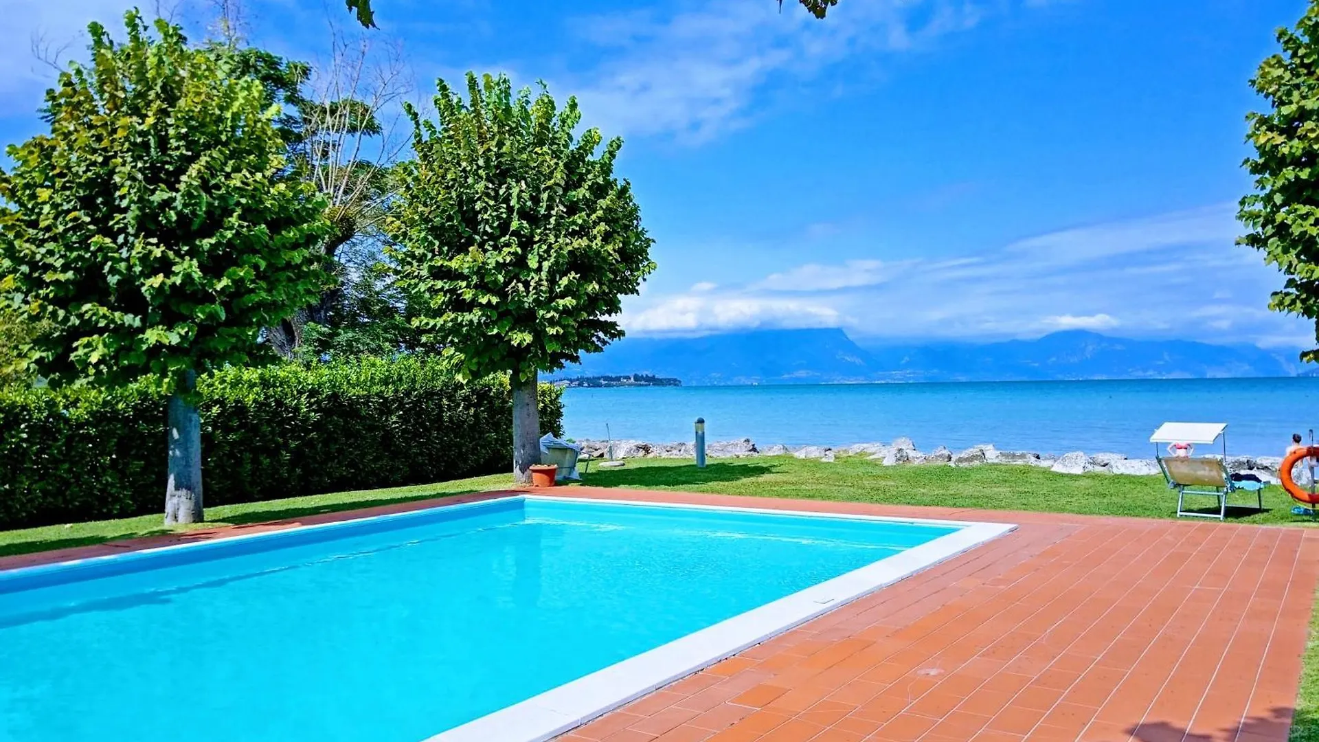 Apartment Casa Lugana 20 - Monolocale Con Piscina Fronte Lago Sirmione Italy