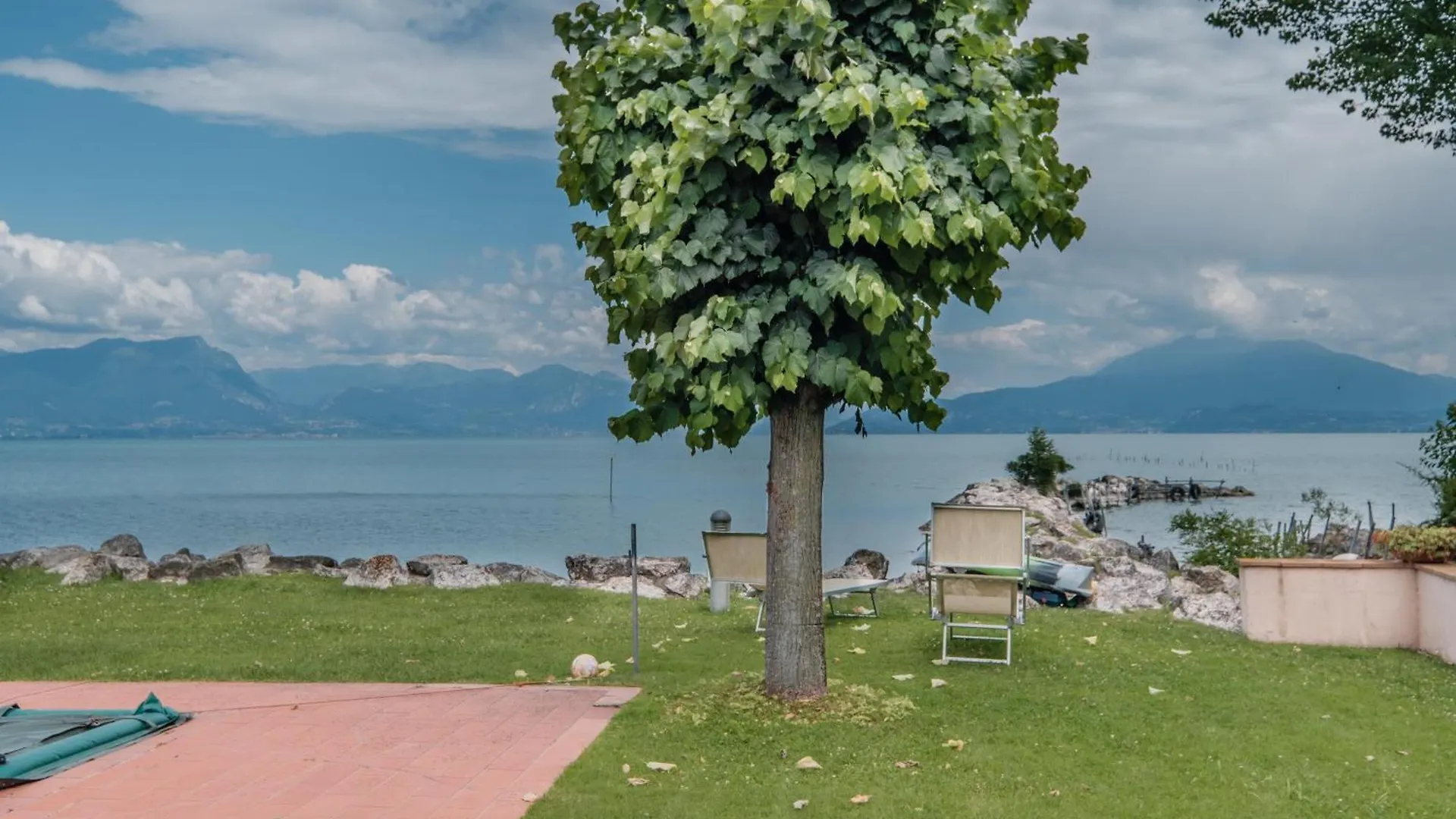 Casa Lugana 20 - Monolocale Con Piscina Fronte Lago Sirmione